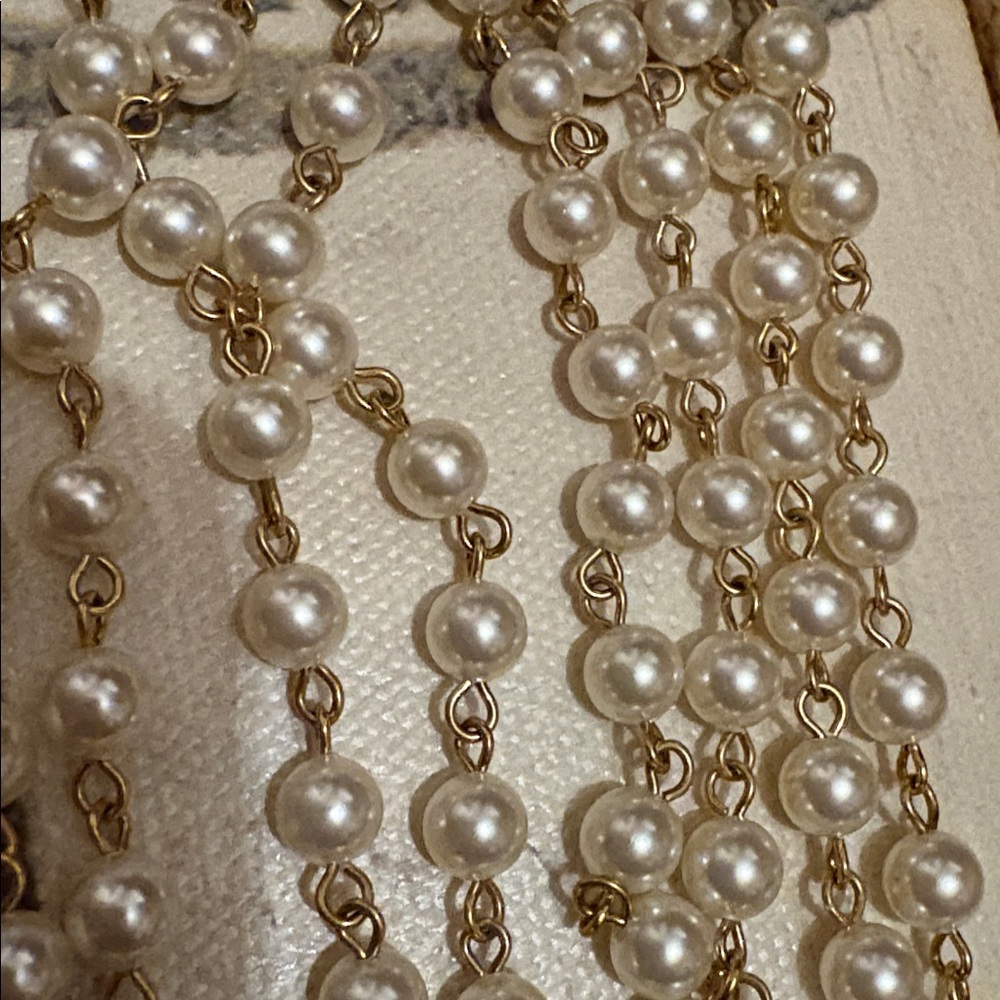 Beautiful Magdalena Pearl 4mm Pearl Cream Necklace! Like New - Picture 8 of 9